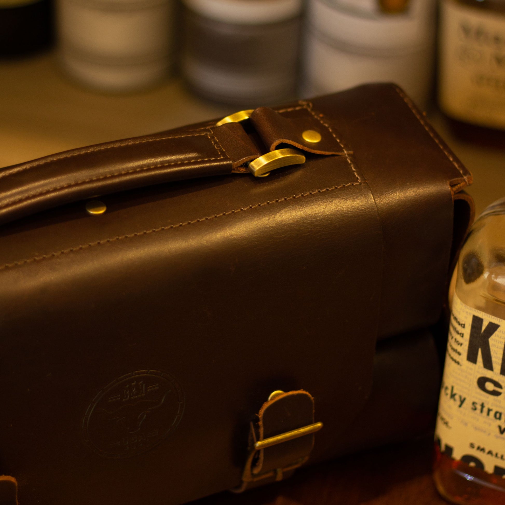 leather whiskey bourbon carrier bag